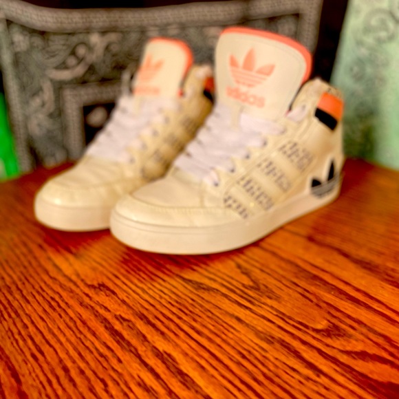 Adidas size 4.5 to 5 pink, black and white..very cute! - Picture 1 of 3